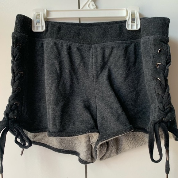 Shorts - Picture 1 of 3